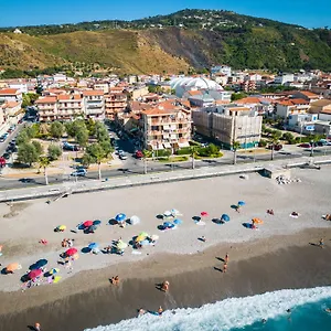 Casa vacanze L'arcipelago Fronte Mare Con Ampio Balcone, Capo dʼOrlando